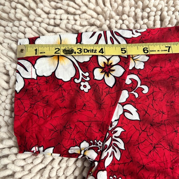 Winnie Fashion Hawaiian Boys 6 Aloha Button Up Shirt Hibiscus White On Red EUC - Picture 8 of 9